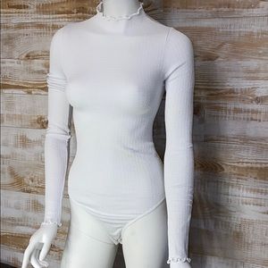 Free People Make It A Mock Neck Seamless Bodysuit white size M/L